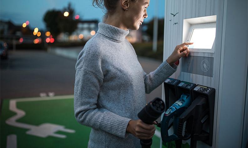 How much money do you save with an electric car?