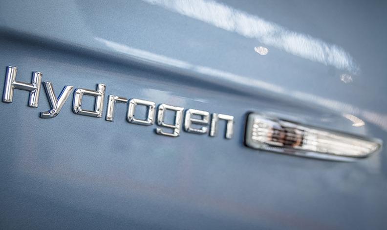 What is the difference between a hydrogen car and an EV?