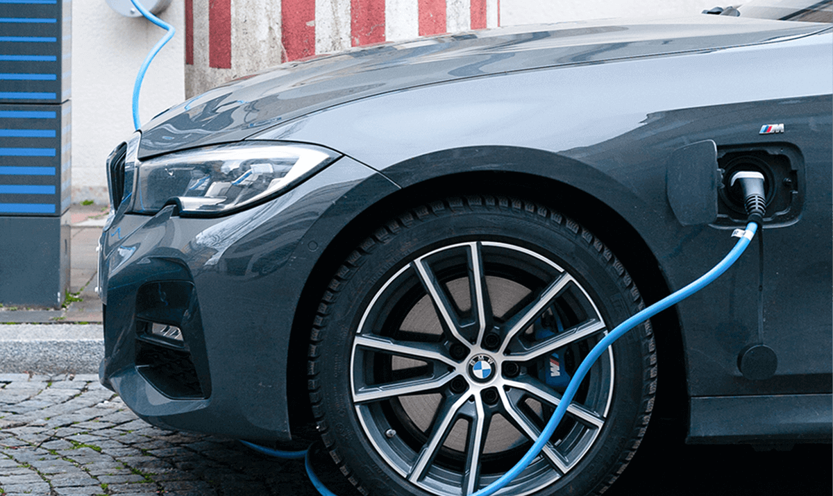 BMW i4 – a smart and smooth EV